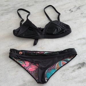 Masjid Reversible Bikini Set Black and Multicolor